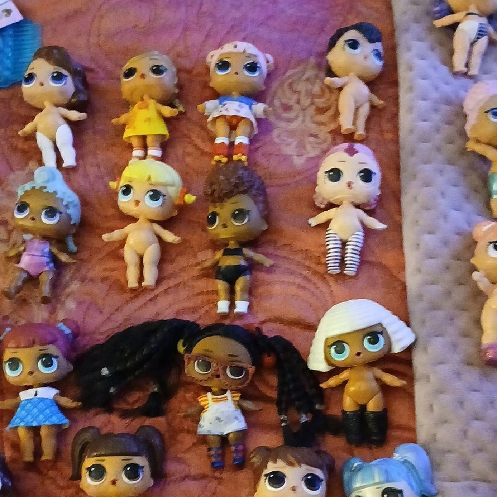 Assorted Colorful Dolls Set - Picture 5 of 5